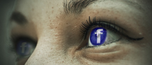 oči, logo Facebook